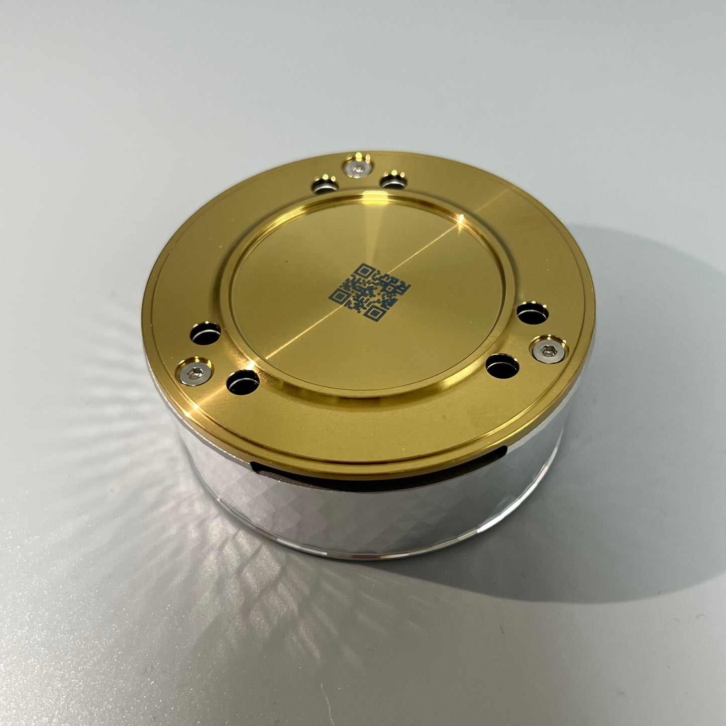 Maxx Crown Gold HMD